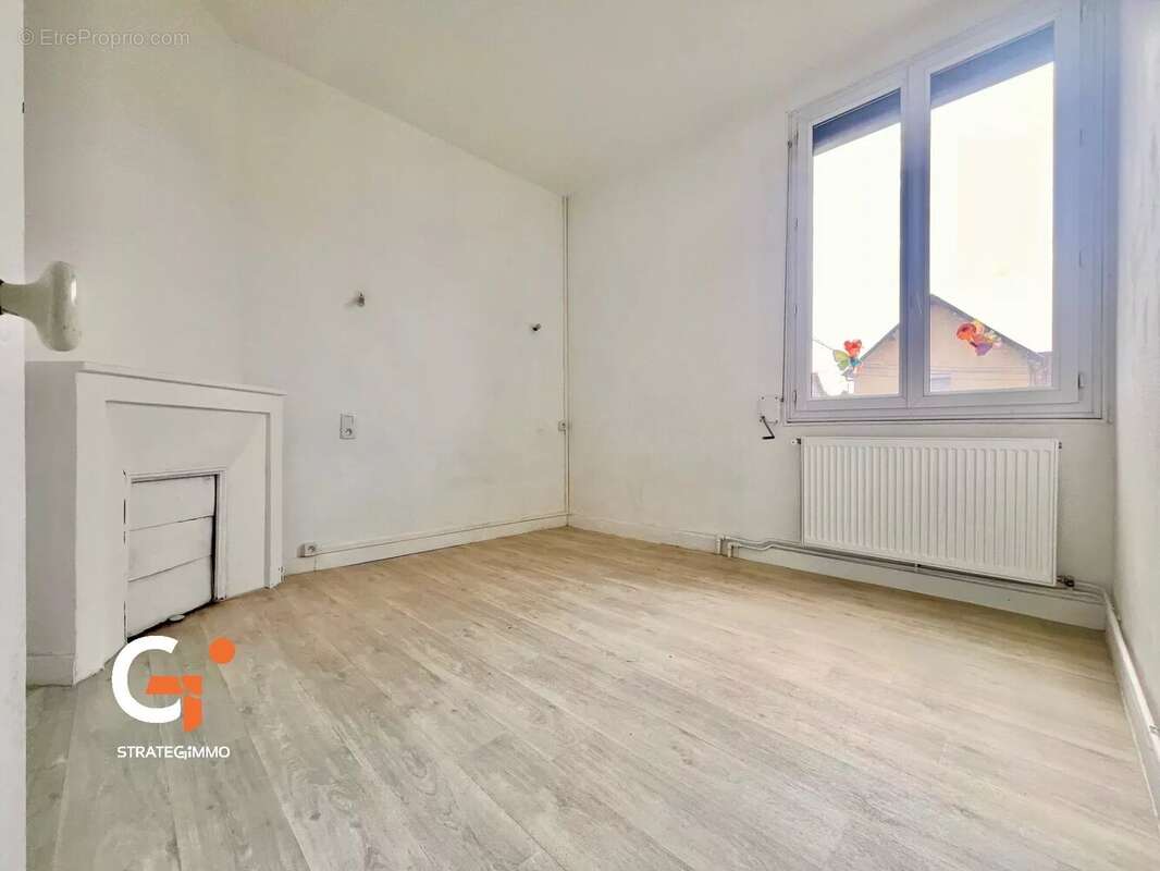 Maison à SAINT-ETIENNE-DU-ROUVRAY