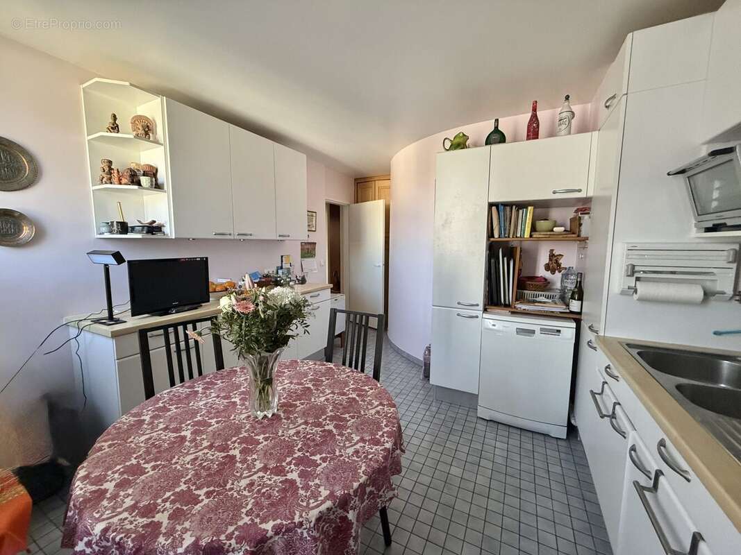 Appartement à PARIS-14E