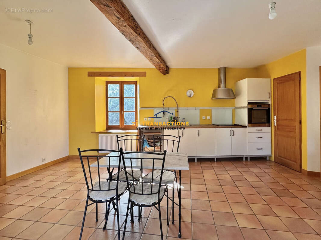 Maison à SAINT-PAUL-EN-JAREZ