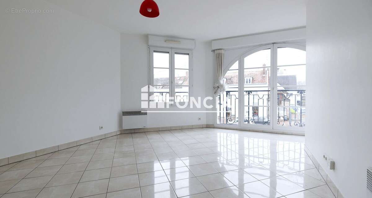 Appartement à SAINT-FARGEAU-PONTHIERRY