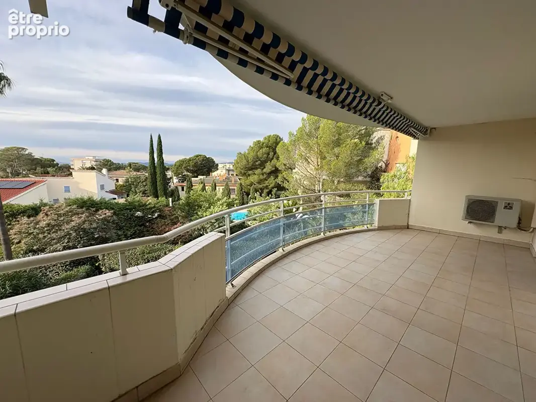 SOUS OFFRE A St Raphael, dans une résidence de standing à pieds du centre de Boulouris, lumineux 2 pièces - photo 3