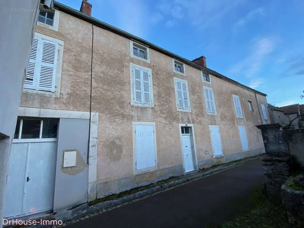 Maison à L'ISLE-SUR-SEREIN