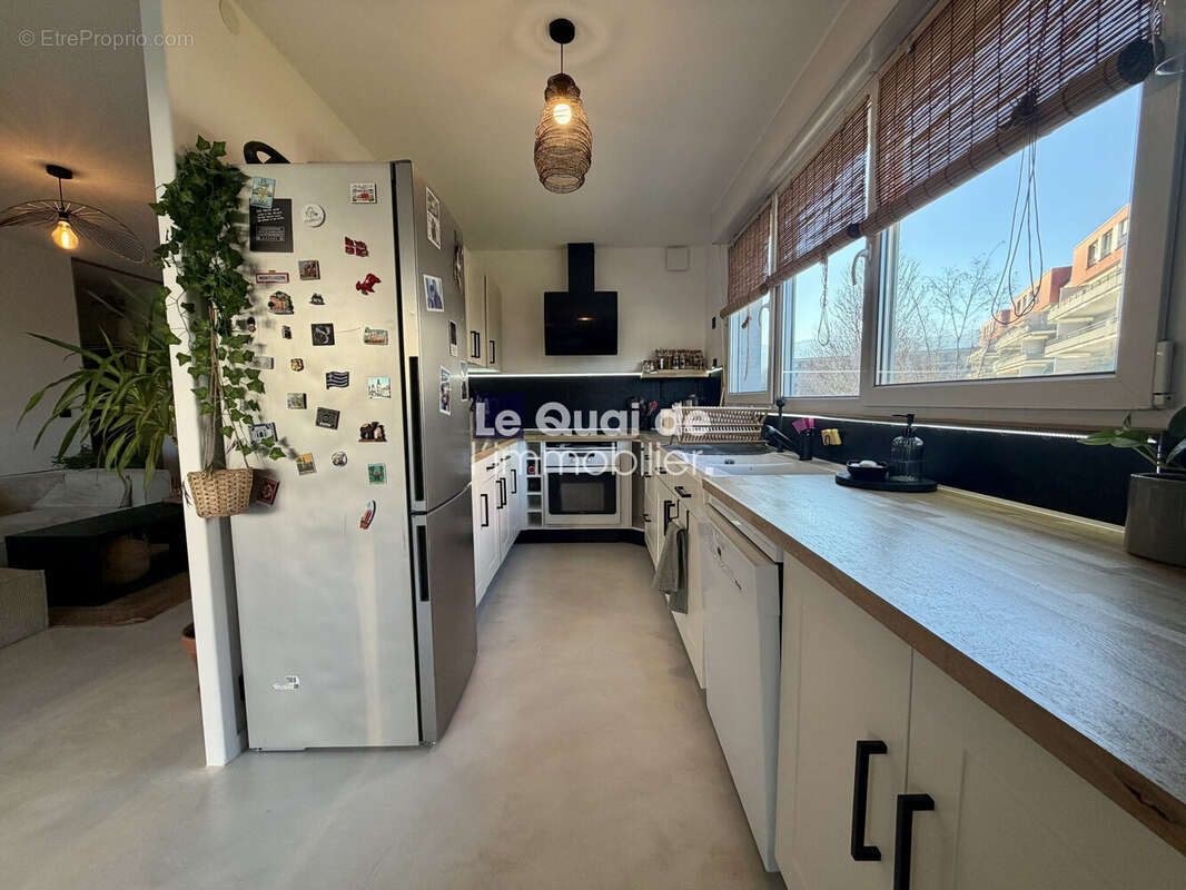 Appartement à SAINT-MARTIN-D'HERES