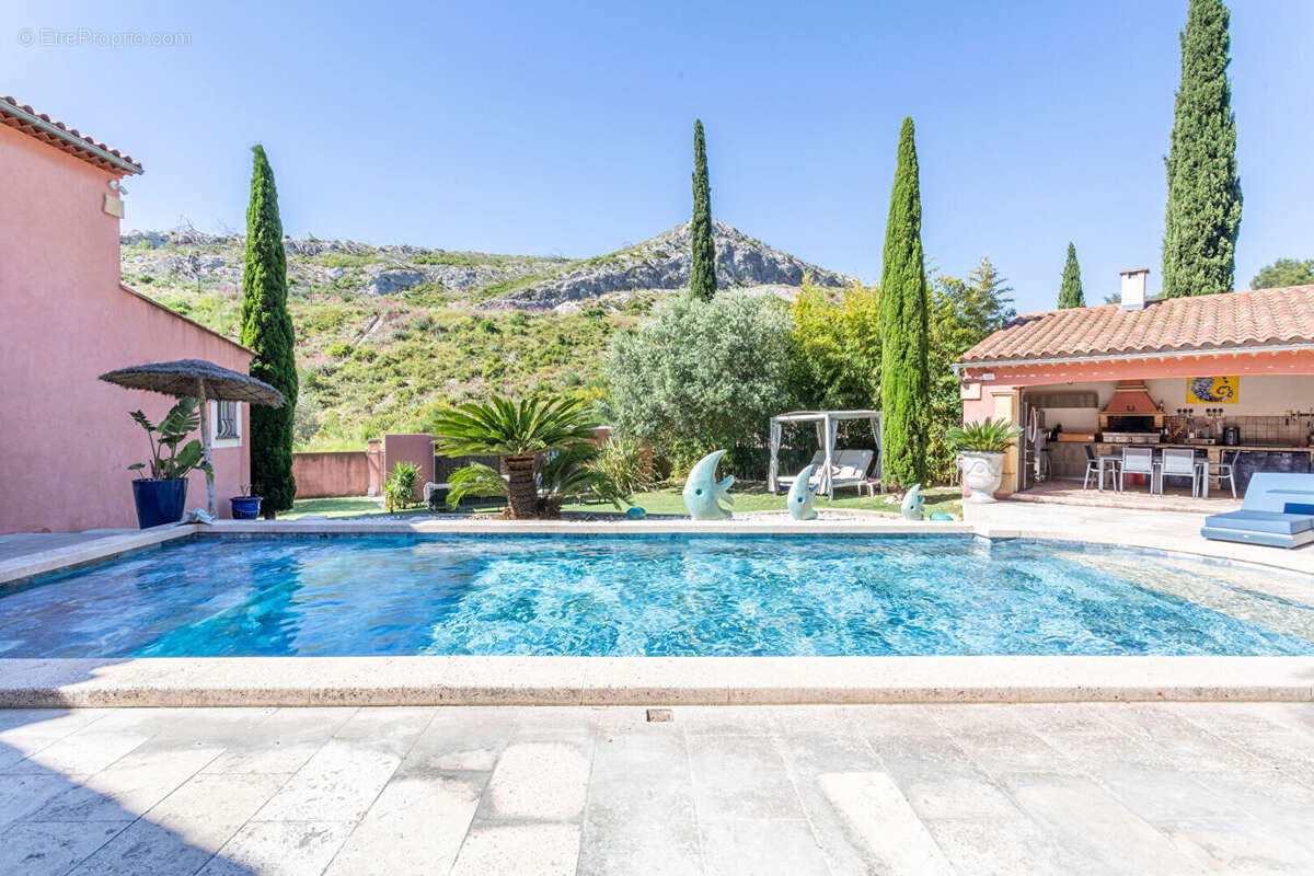 A vendre maison t4 avec piscine et dependance t2 a la couronne - photo 13