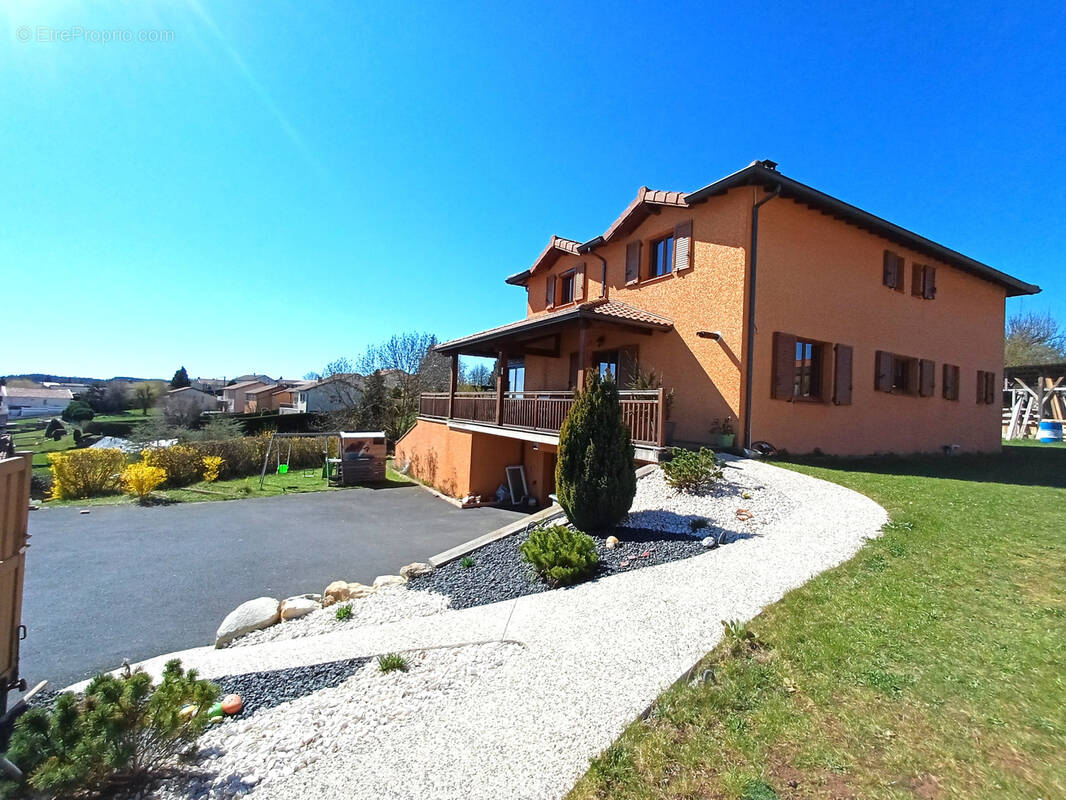 Maison à CRAPONNE-SUR-ARZON