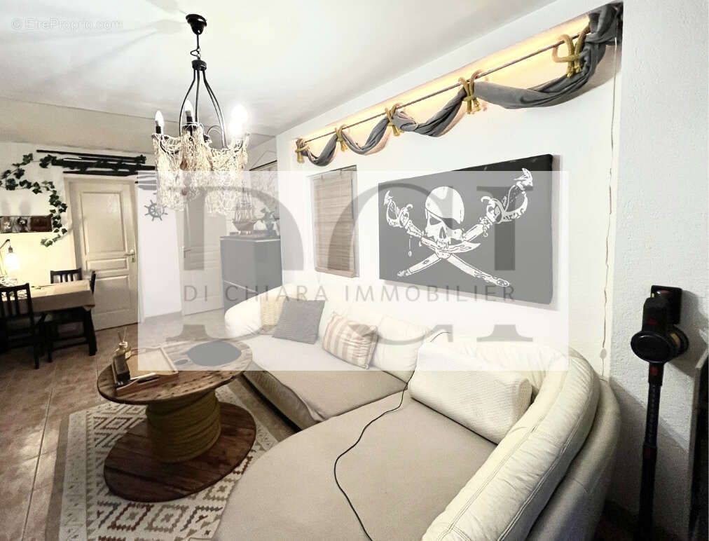 Appartement à ENSUES-LA-REDONNE