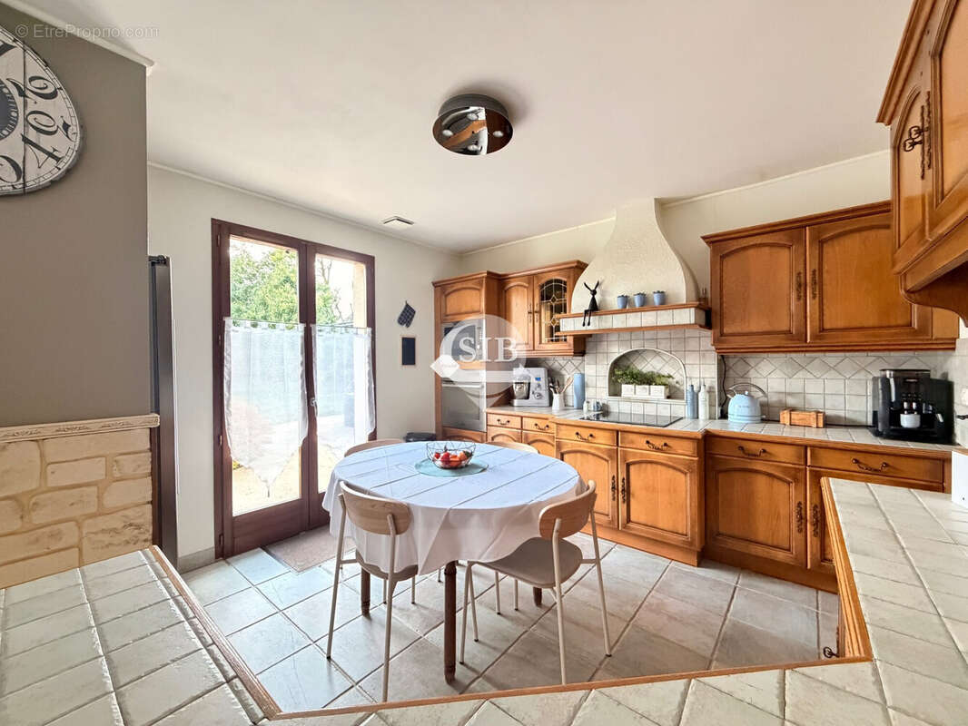 Maison à LA VILLE-DU-BOIS