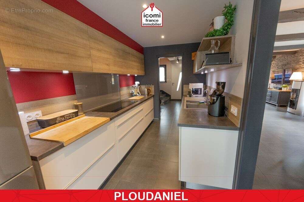 Finistere - ploudaniel (29260) - a vendre - maison individuelle t9 262m² de 1967 + extension en 1981 - 6 chambres possible 7 - g - photo 5