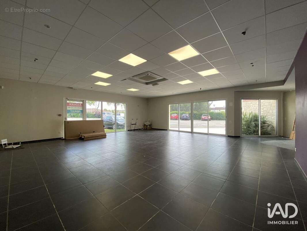 Photo 3 - Commerce à LEGUEVIN