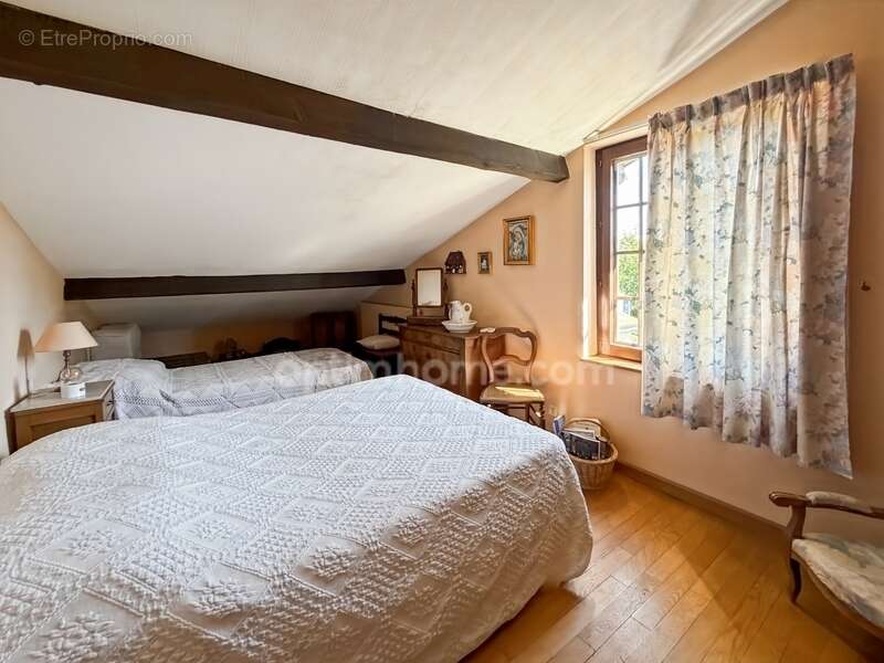 CHAMPIGNEULLES – Maison de caractère avec jardin, au calme et proche de toutes les commodités - photo 14