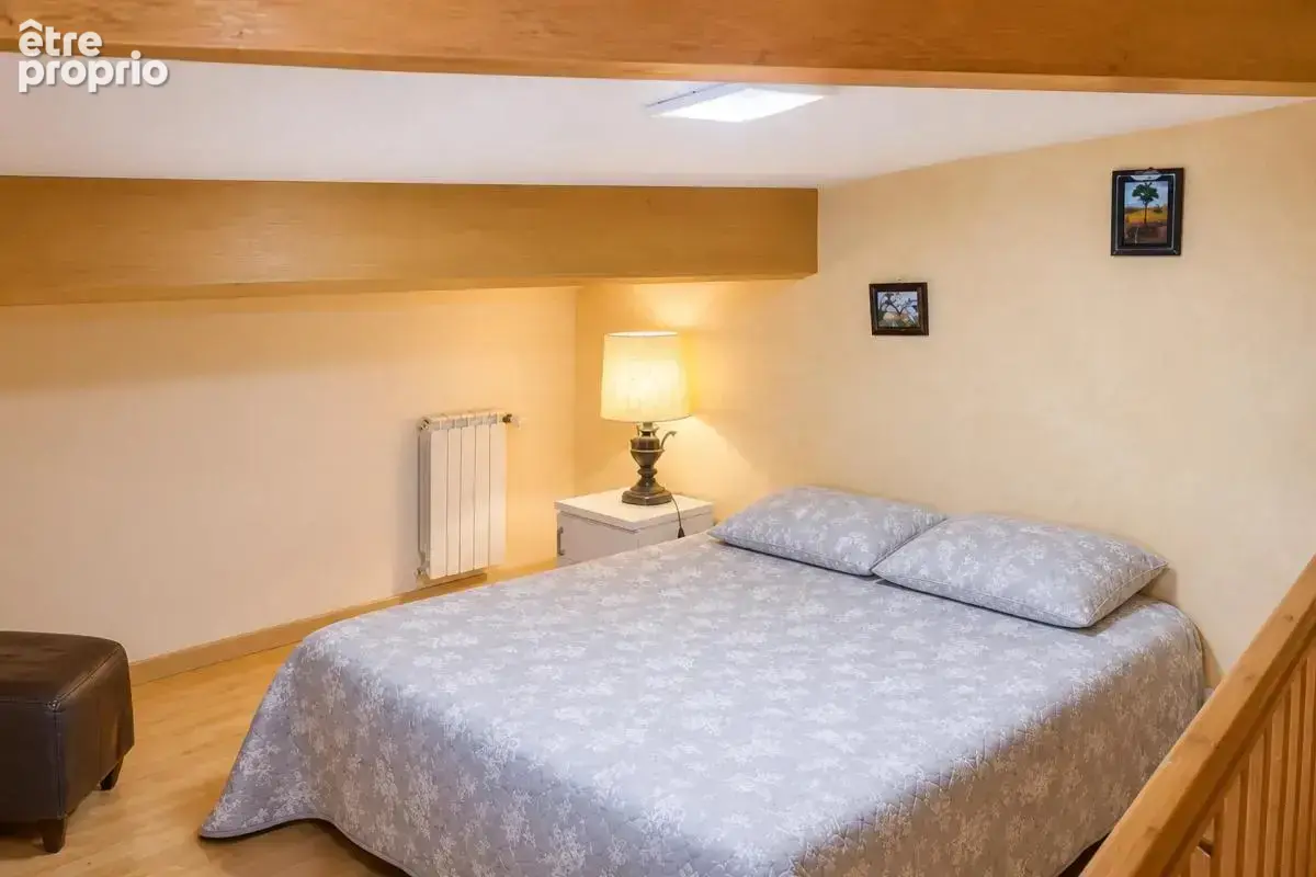 Propriété de 15 pièces de 400 m² à Revest-du-Bion - photo 12