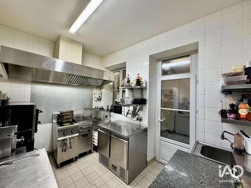 Photo 4 - Commerce à SAINT-EPAIN