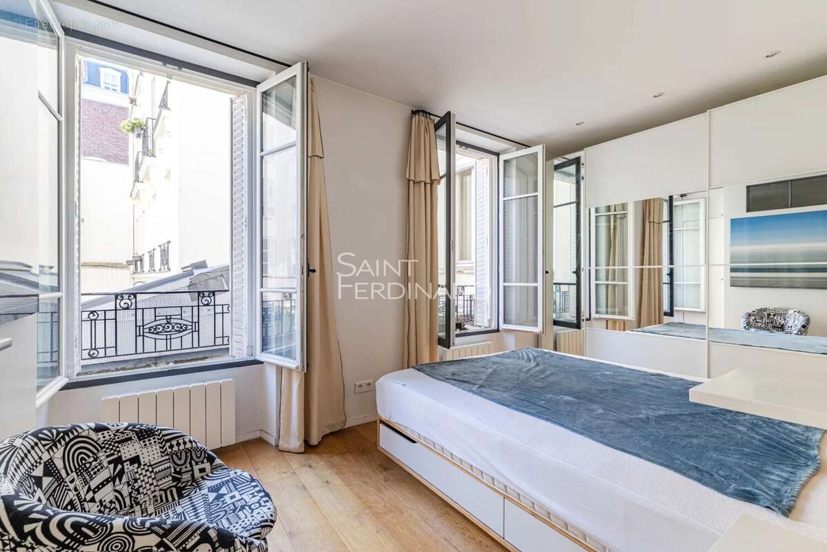 Appartement à PARIS-17E