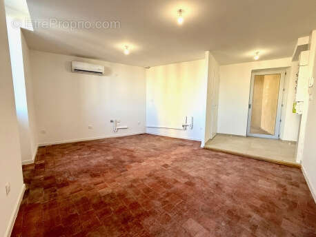 Appartement à SUZE-LA-ROUSSE