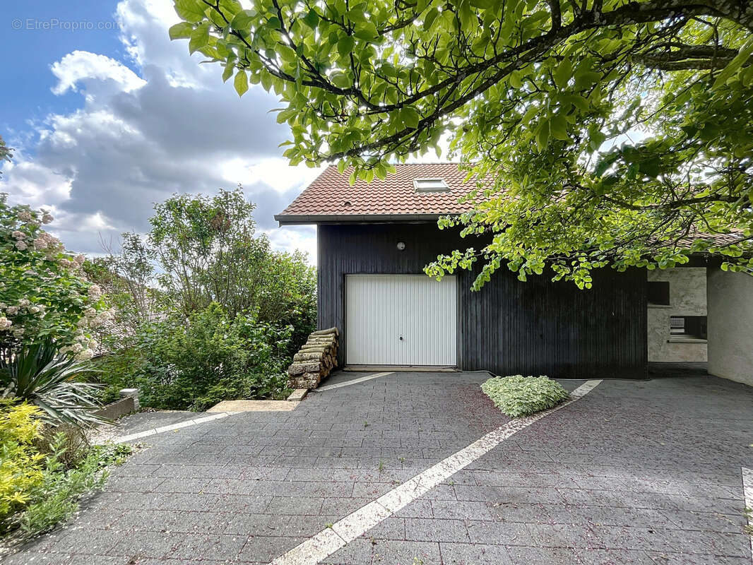 Maison à CORCELLES-LES-MONTS