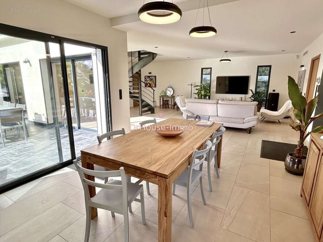 Maison à LORGUES