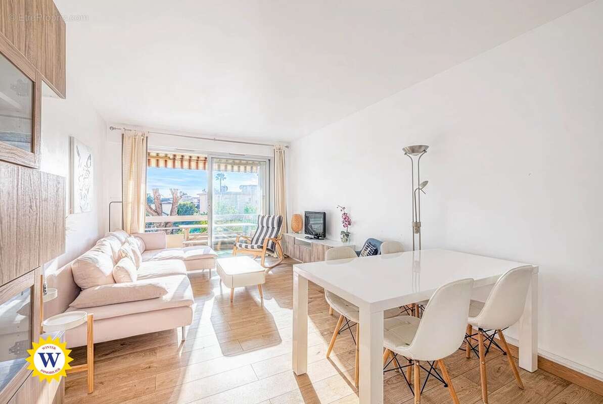 Appartement à VALLAURIS