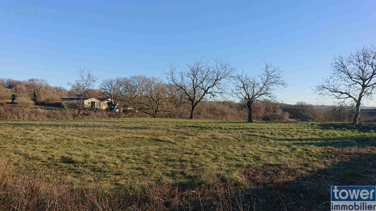 Terrain à VILLENEUVE