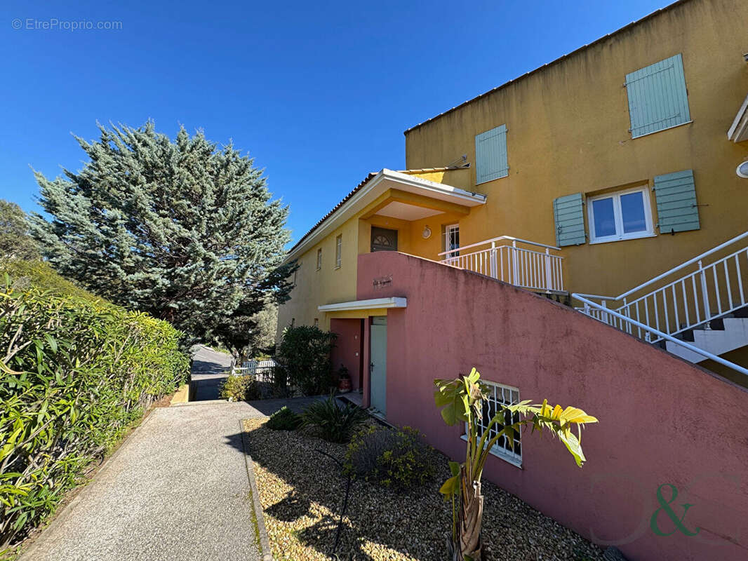 Appartement à BORMES-LES-MIMOSAS