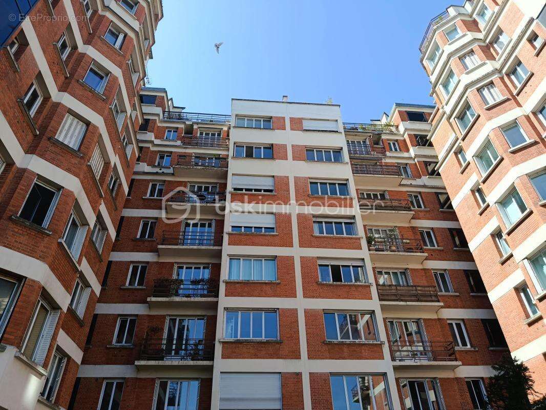 F3  avec balcon plein sud TRAVERSANT VUE dégagée! - photo 3