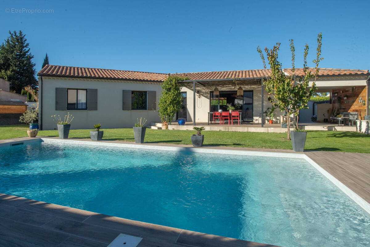 Maison à L'ISLE-SUR-LA-SORGUE