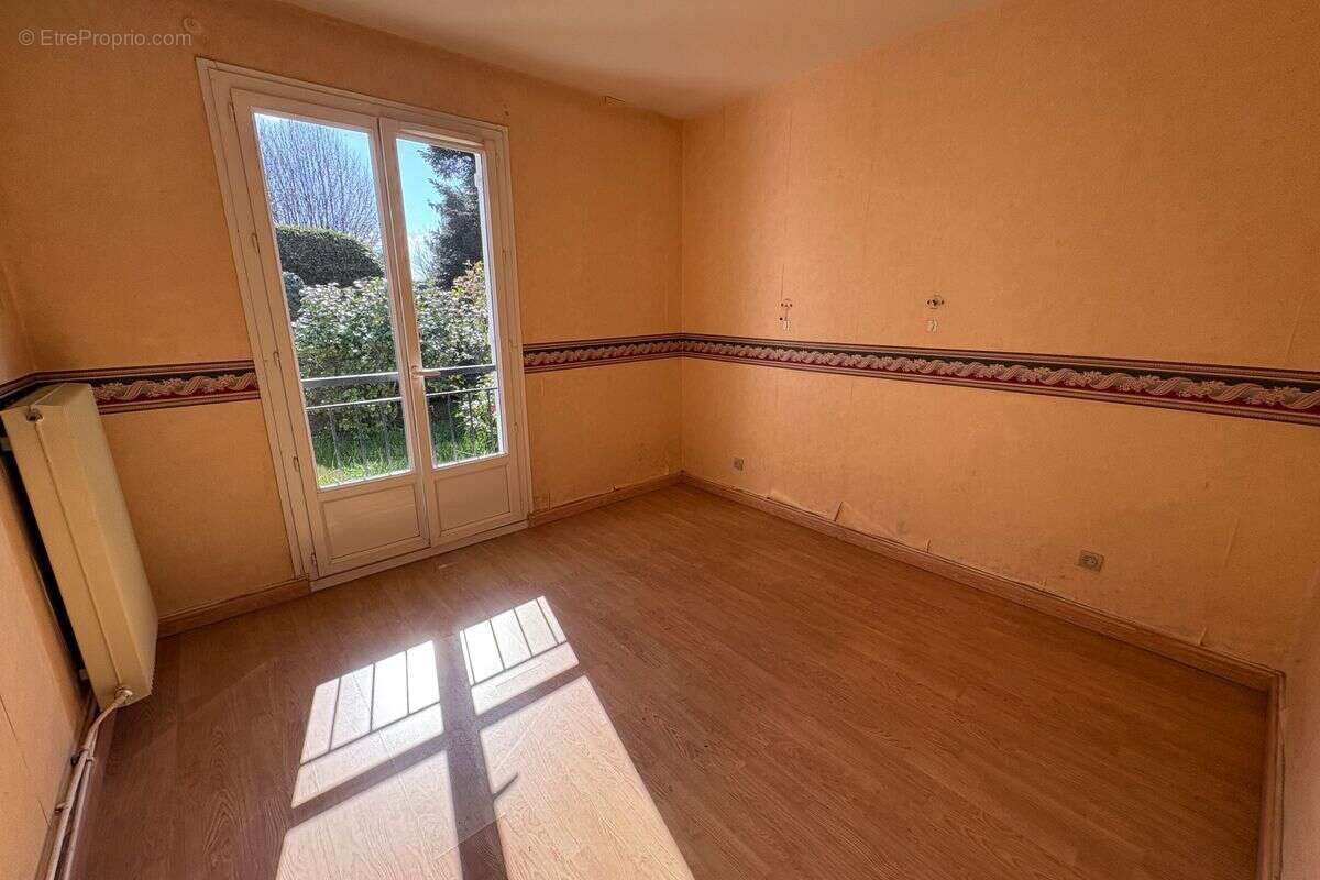 Maison à AMBILLOU