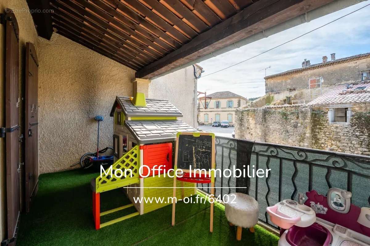 Référence : 6402-SKA. - Maison 4 pièces avec deux terrasses, un garage et 3 places de stationnement à Rognes (13840) - photo 14