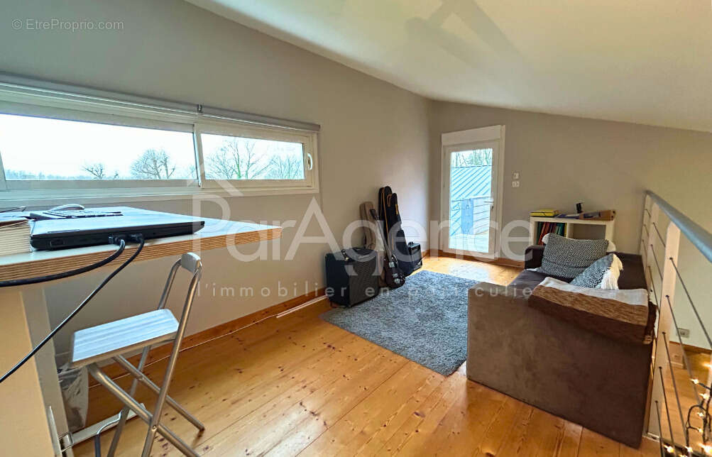 Maison à CHAILLEVETTE