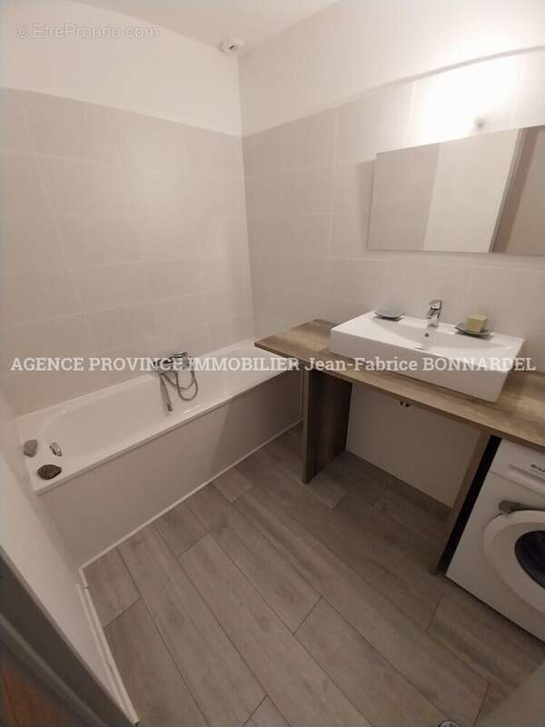 Appartement à SAINT-PAUL-TROIS-CHATEAUX