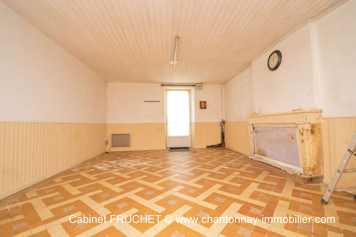 Maison à SAINT-VINCENT-STERLANGES