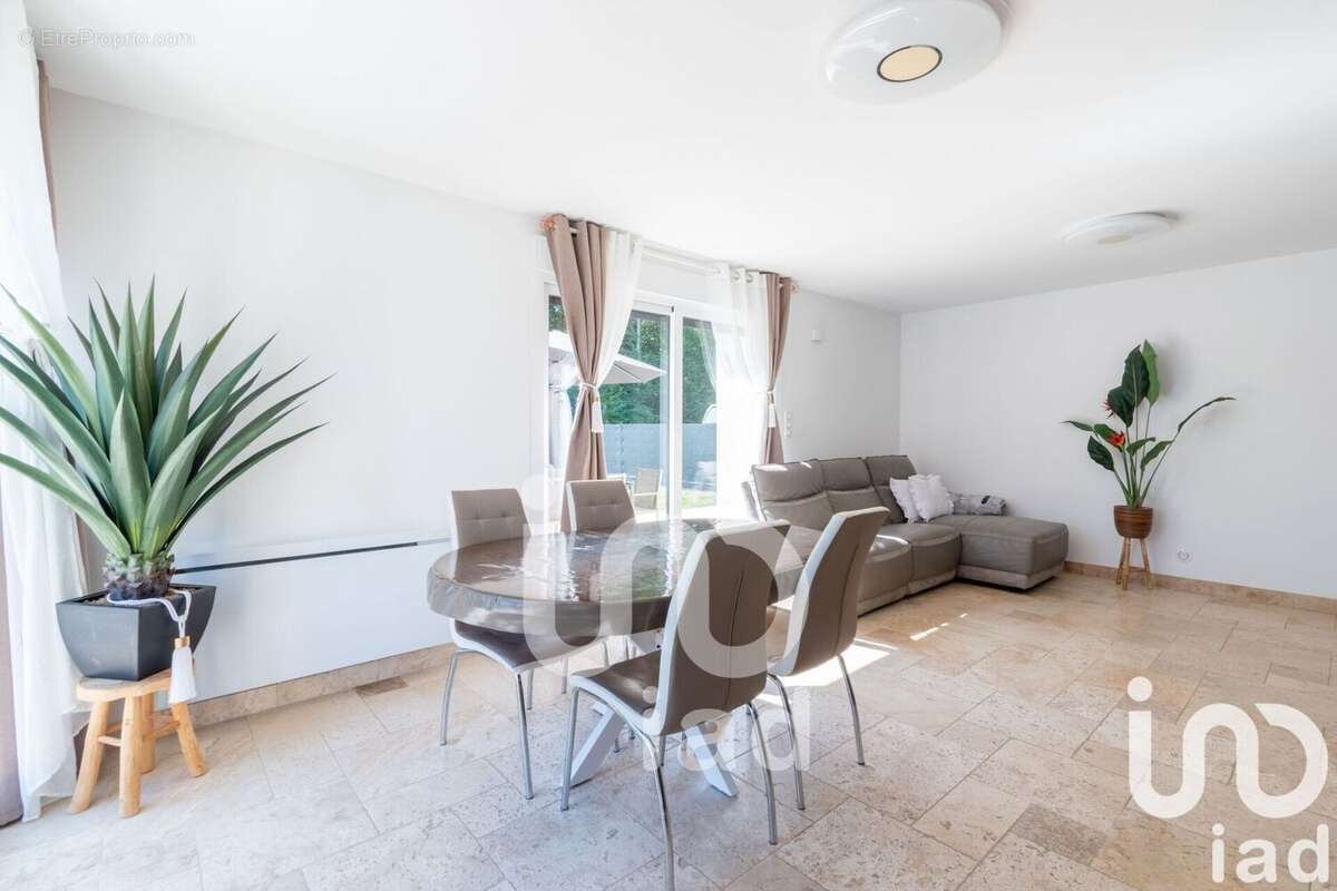 Photo 4 - Maison à EPONE