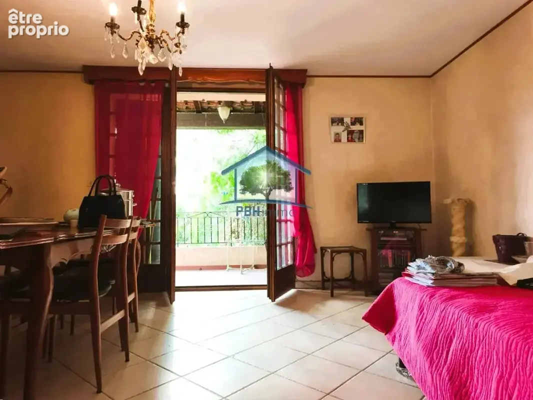 Toulon Ouest - Grande demeure divisée en deux appartements - photo 18