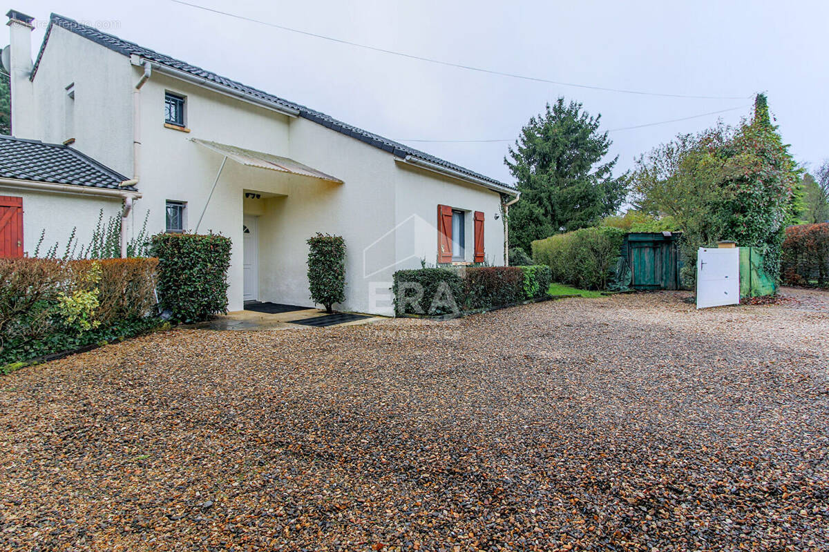Maison à CRESPIERES