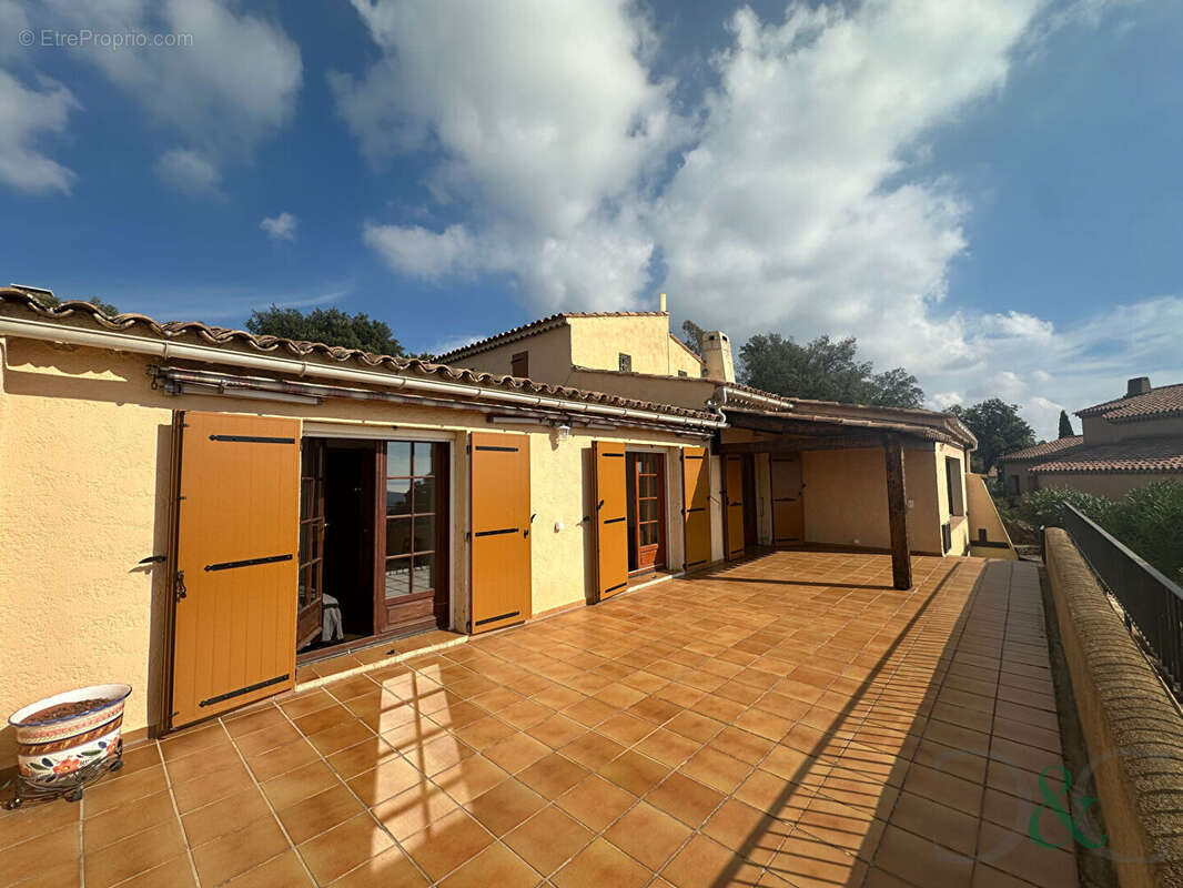 Maison à BORMES-LES-MIMOSAS