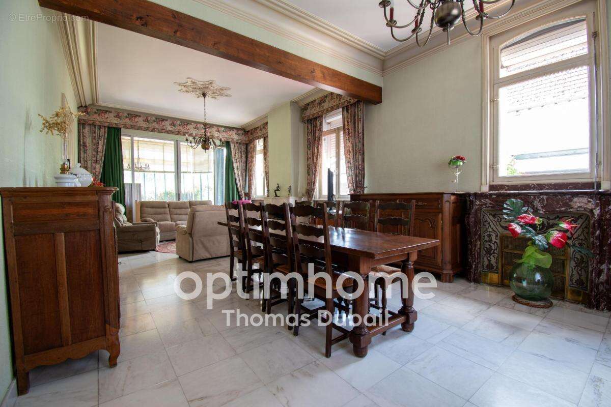 Maison de maître de 255 m² avec jardin - photo 2