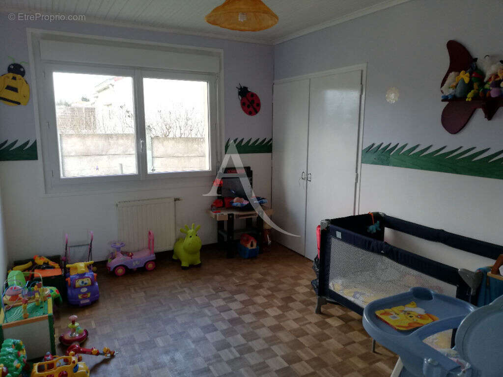 Maison à MOUTIERS-LES-MAUXFAITS