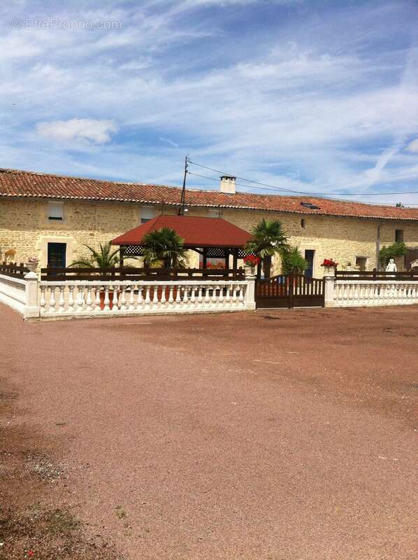 Maison à VILLEFAGNAN