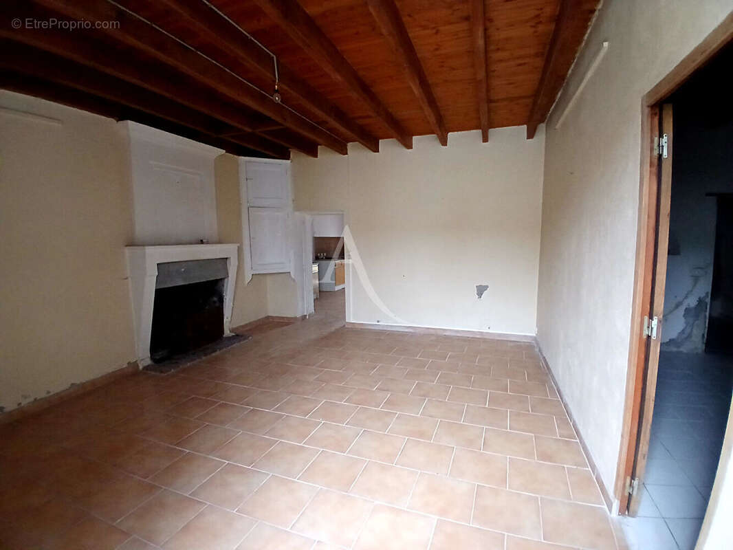 Maison à SAINT-DIZANT-DU-GUA