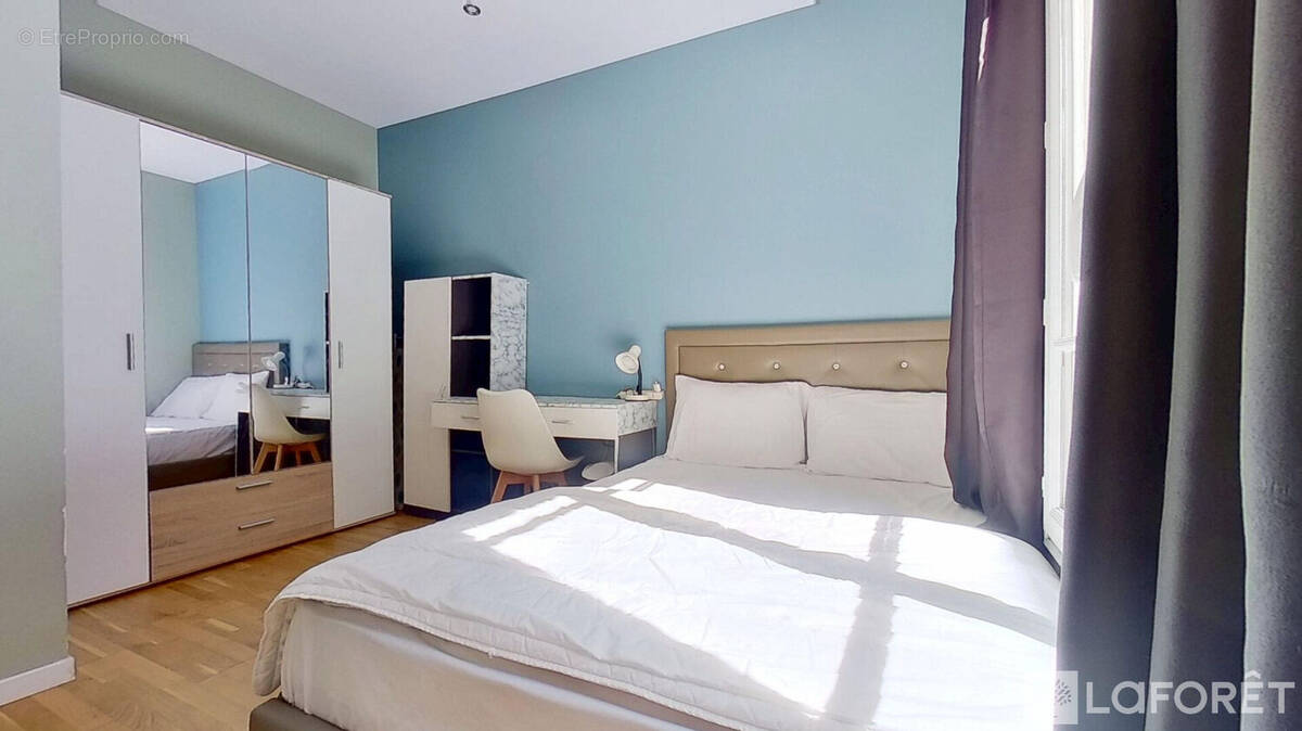 Appartement à PARIS-17E