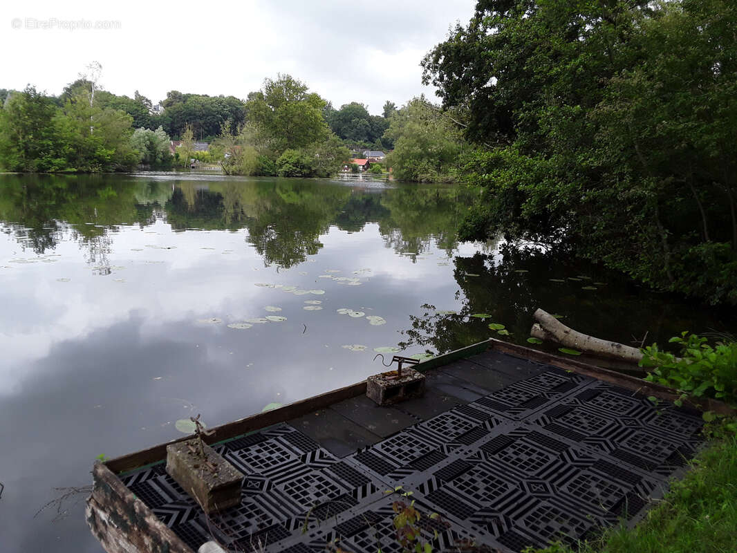 Terrain à MAREUIL-CAUBERT