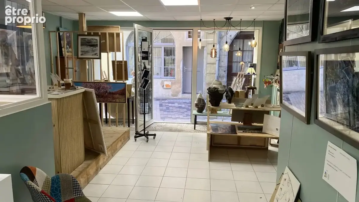 Photo Commerce à Die au prix de 99 000€