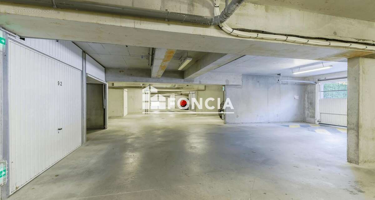 LES SABLES D'OLONNE - Appartement T3 avec terrasse , parking aérien et box en sous-sol dans résidence de 2017 - photo 9