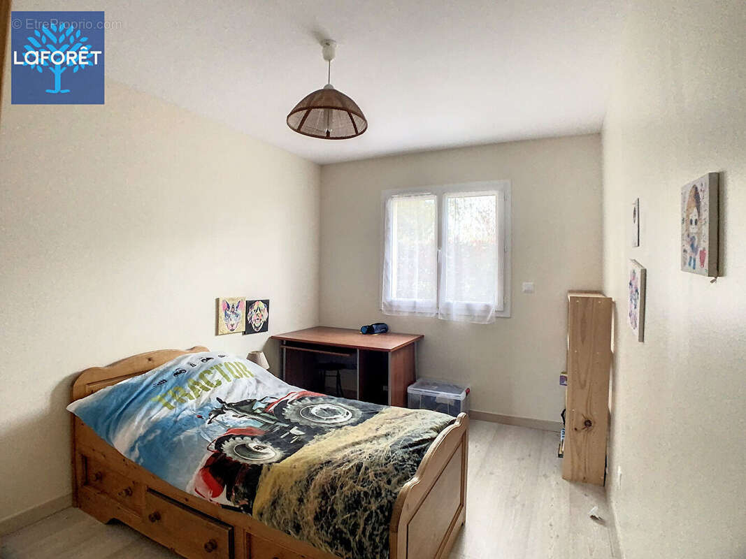 Maison à COURBEPINE