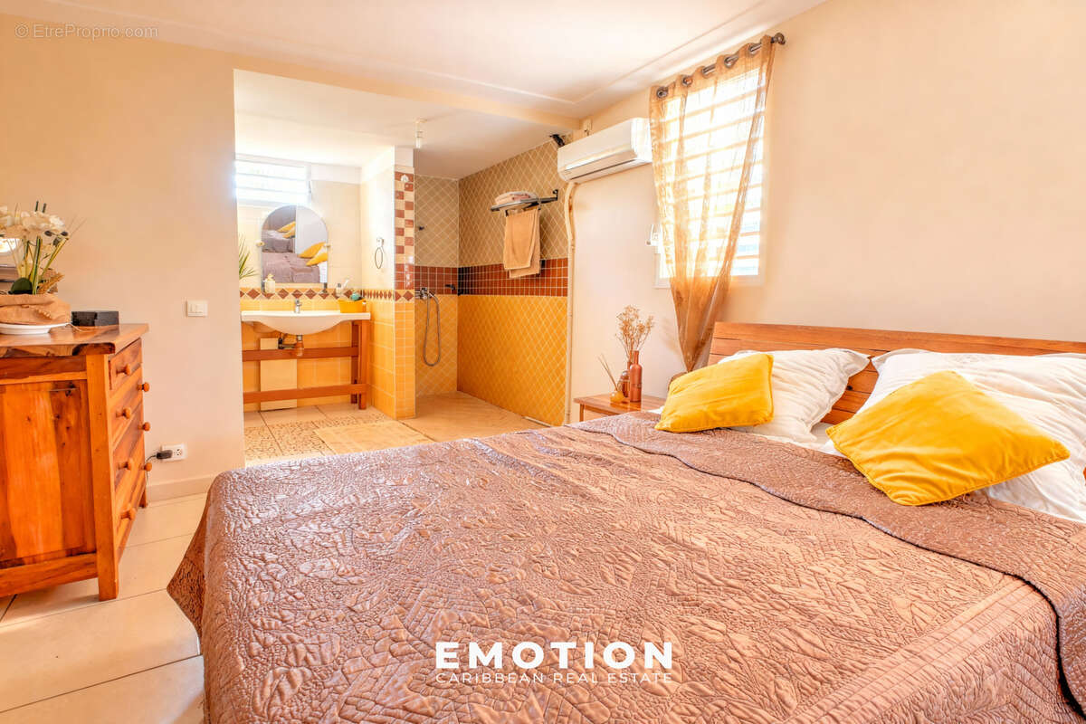 Maison à PETIT-BOURG