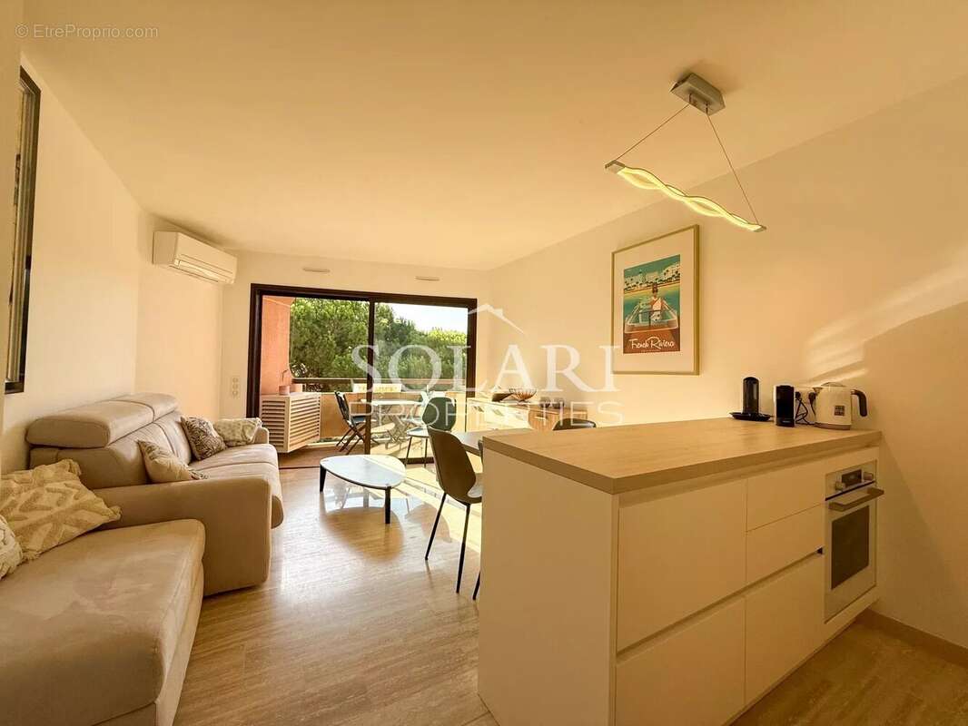 Appartement à MANDELIEU-LA-NAPOULE