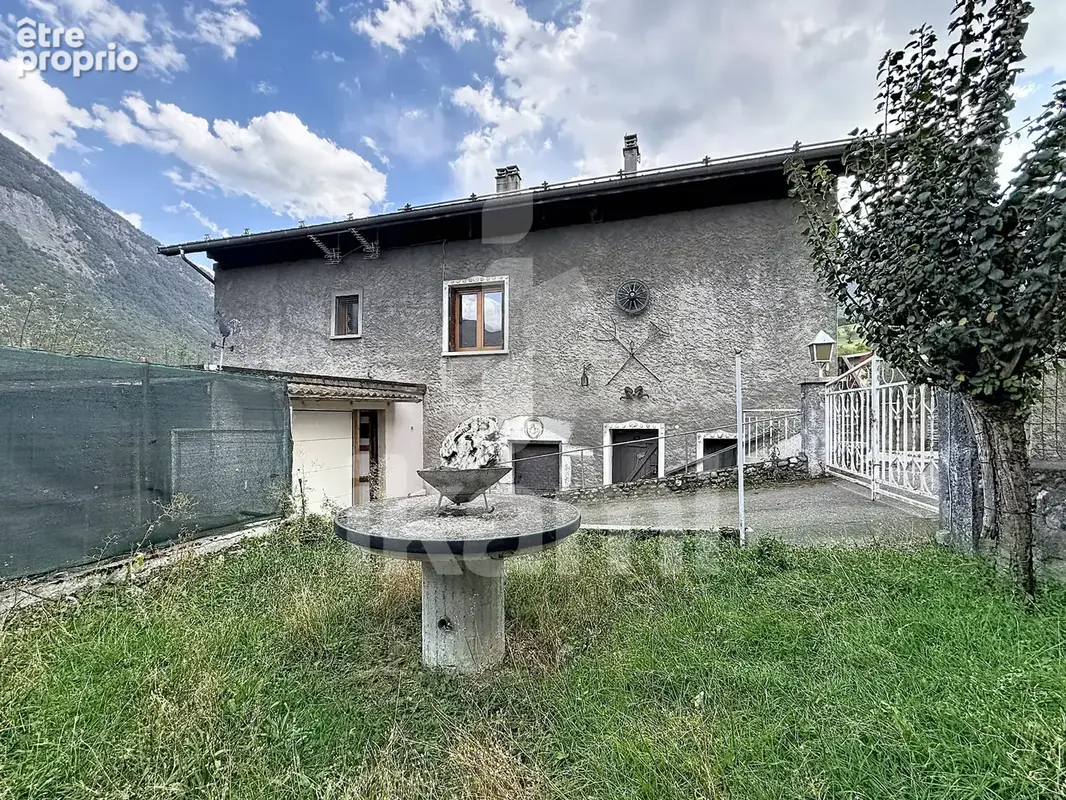 BELLECOMBE   Maison avec deux appartements indépendants, jardin, garage et dépendances - photo 17