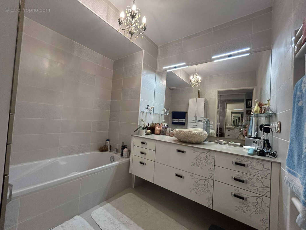 Autre à SAINT-RAPHAEL