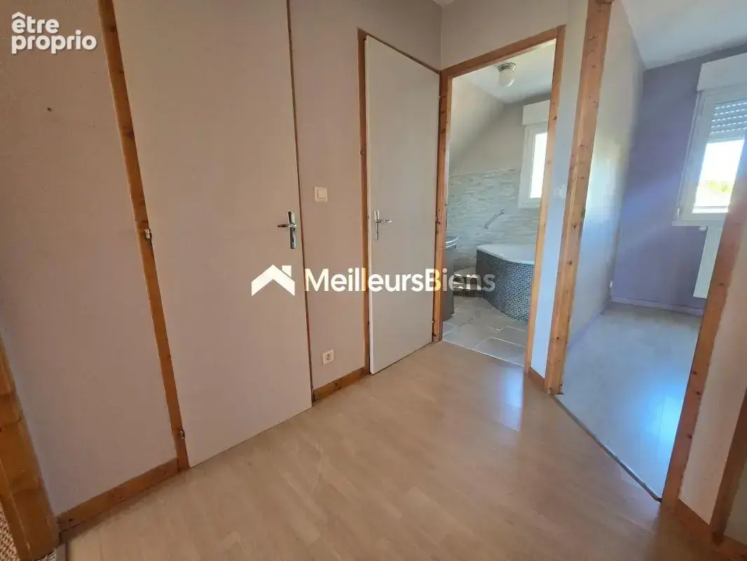 Ensemble immobilier à Dole 7 pièces 5 chambres sur 623 m² de terrain - photo 6