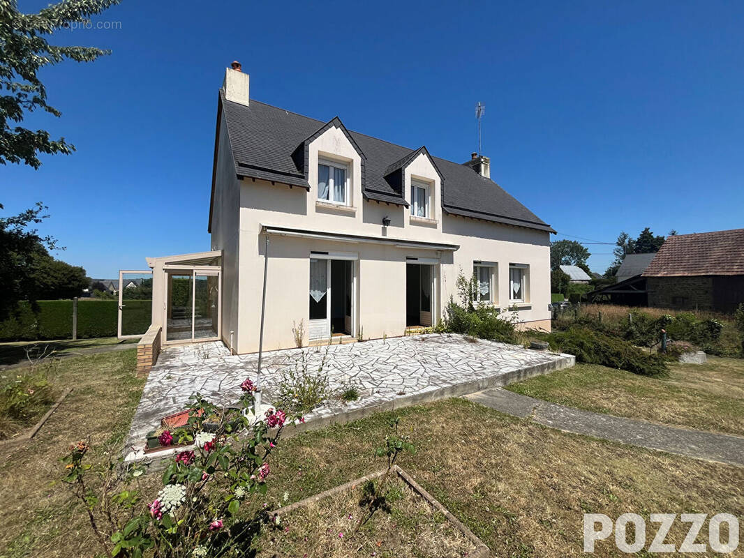 Maison à SAINT-HILAIRE-DU-HARCOUET