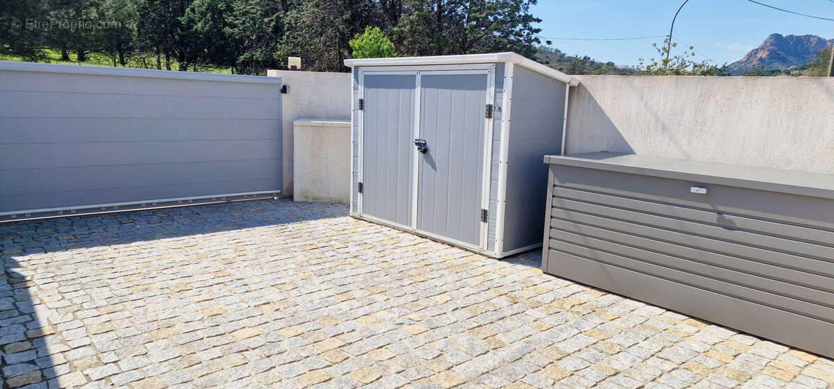 Maison à ROQUEBRUNE-SUR-ARGENS